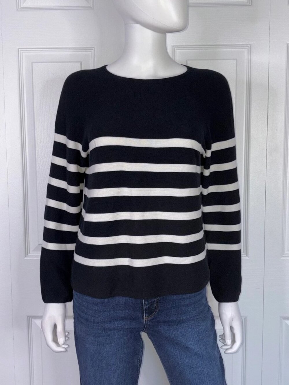 UNIQLO women's knit sweater size Medium
